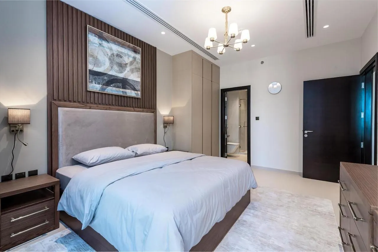 Cozy & Spacious 2 Bhk Downtown Dubai
